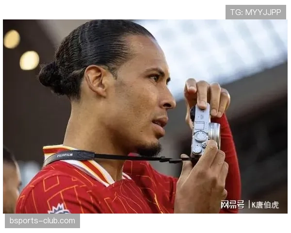 拉莫斯防守风格与范迪克在高压体势下发生结构分散趋势